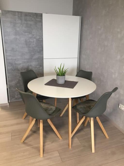 Modern Eingerichtetes Apartment Naehe Hauptbahnhof Braunschweig Dış mekan fotoğraf